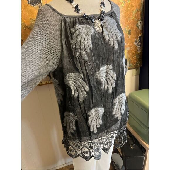 NWT Belle France Boho Gray Beaded Sweater Tunic Made in Italy w/ crocheted Hem M - Picture 3 of 15